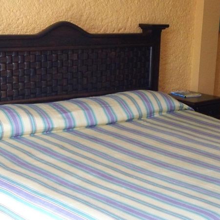 Hotel Villa Monarca Inn Ситакуаро Номер фото