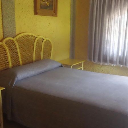Hotel Villa Monarca Inn Ситакуаро Экстерьер фото