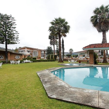 Hotel Villa Monarca Inn Ситакуаро Экстерьер фото
