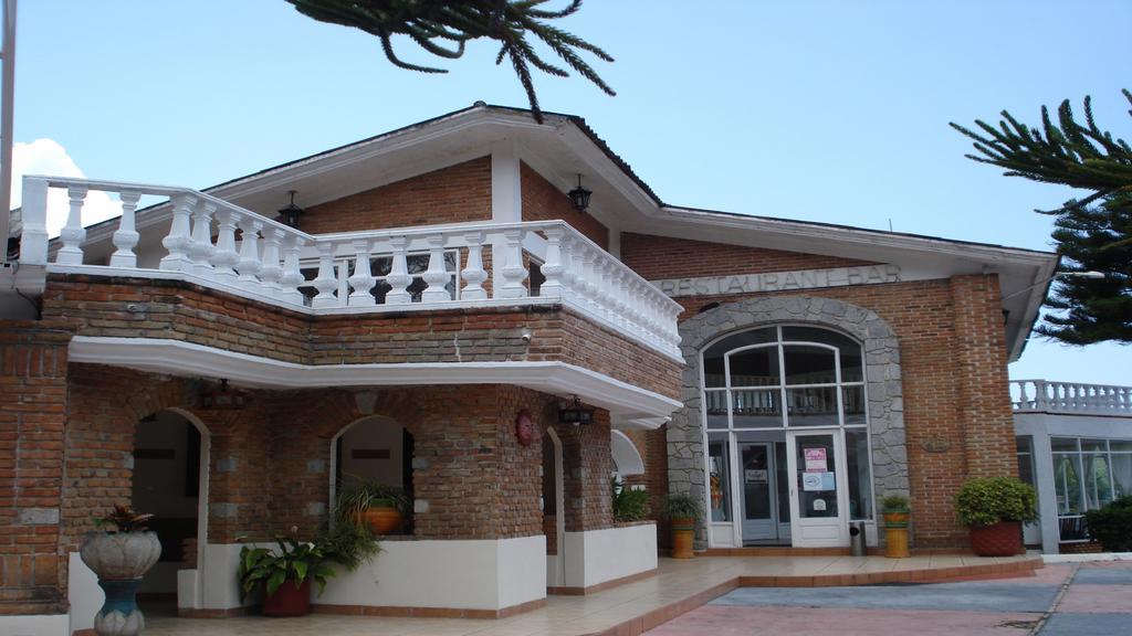 Hotel Villa Monarca Inn Ситакуаро Экстерьер фото