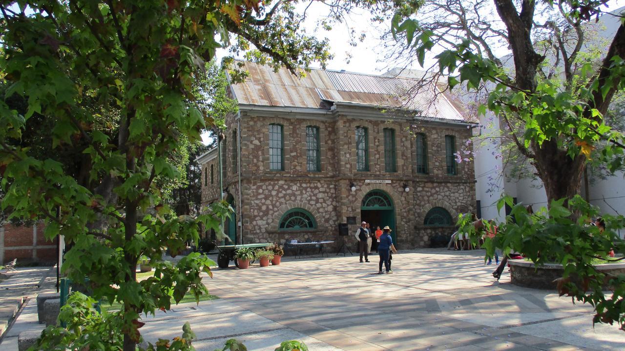 Hotel Villa Monarca Inn Ситакуаро Экстерьер фото