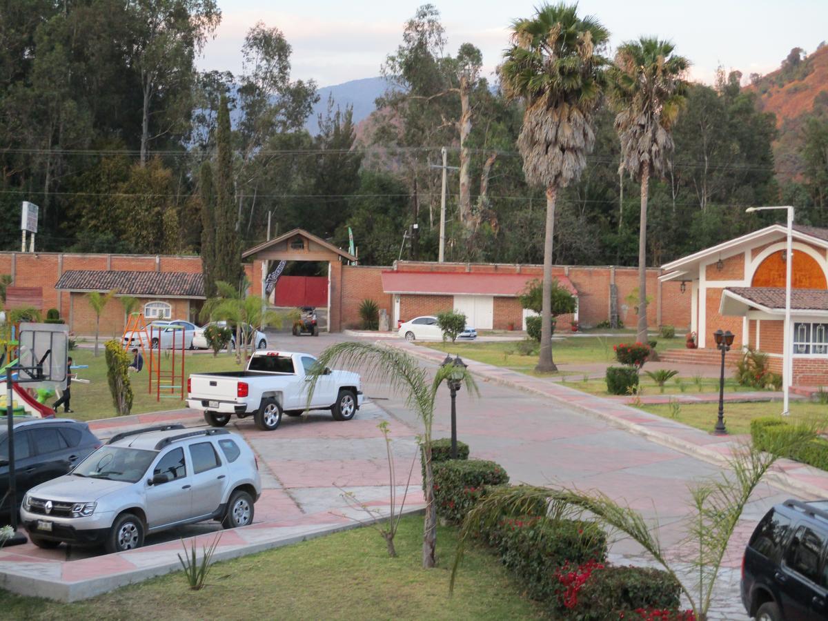 Hotel Villa Monarca Inn Ситакуаро Экстерьер фото