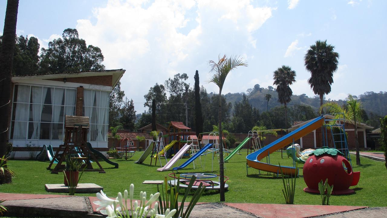 Hotel Villa Monarca Inn Ситакуаро Экстерьер фото