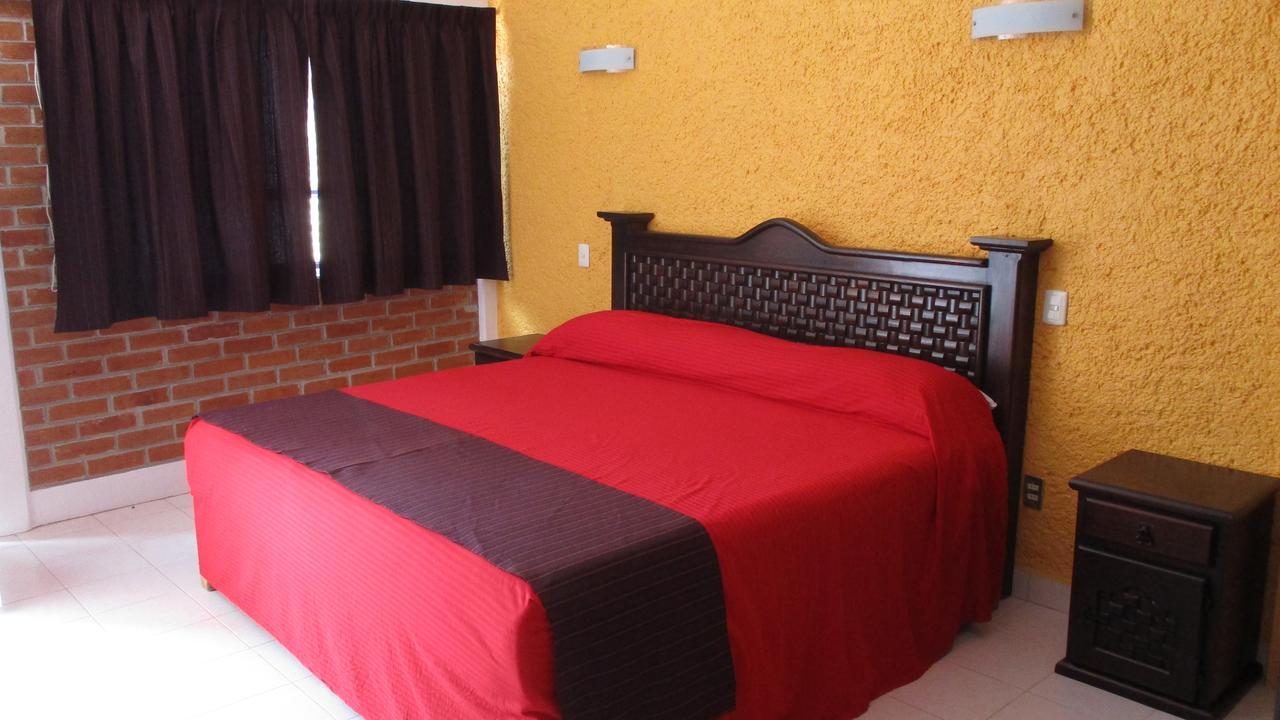 Hotel Villa Monarca Inn Ситакуаро Экстерьер фото