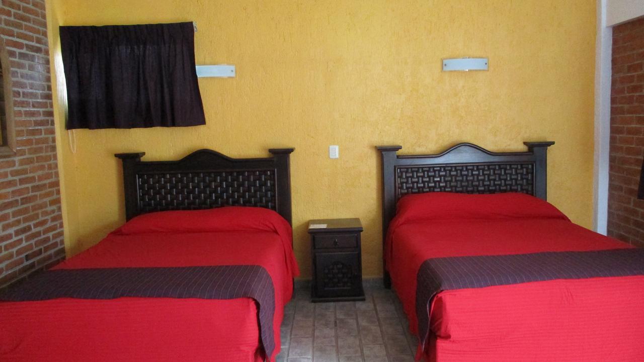 Hotel Villa Monarca Inn Ситакуаро Экстерьер фото