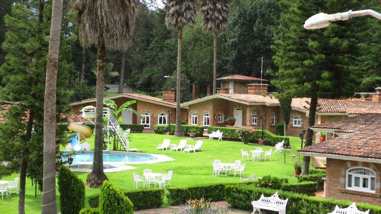 Hotel Villa Monarca Inn Ситакуаро Экстерьер фото
