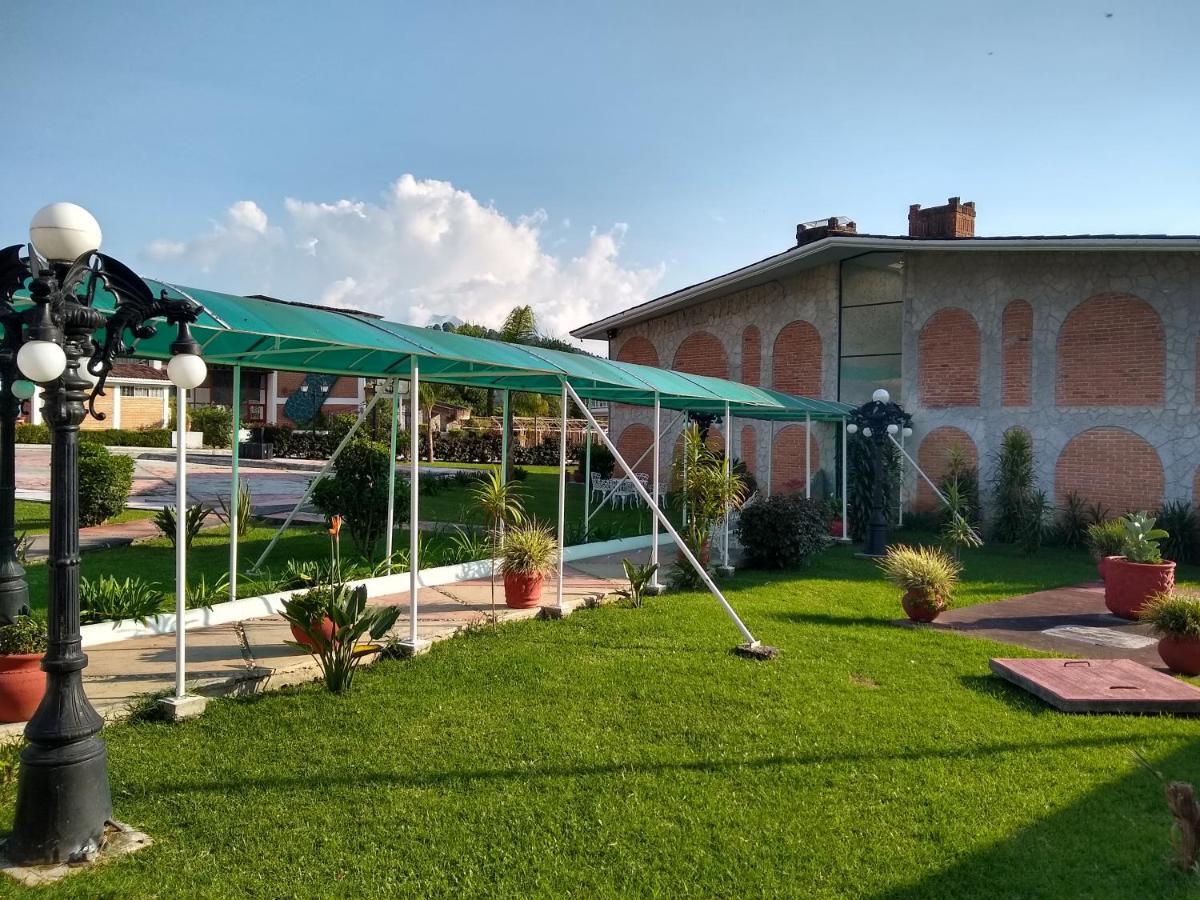 Hotel Villa Monarca Inn Ситакуаро Экстерьер фото