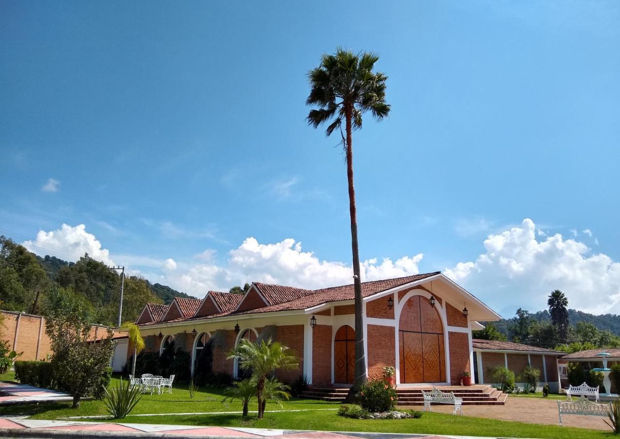 Hotel Villa Monarca Inn Ситакуаро Экстерьер фото