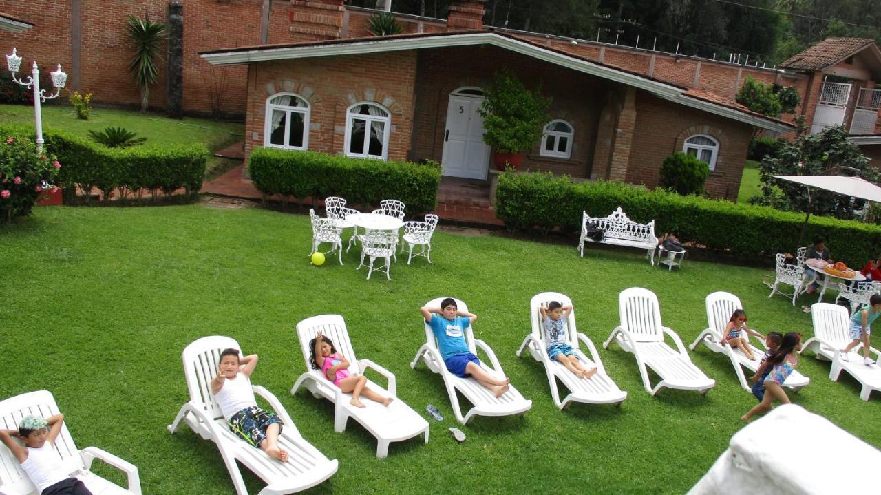 Hotel Villa Monarca Inn Ситакуаро Экстерьер фото