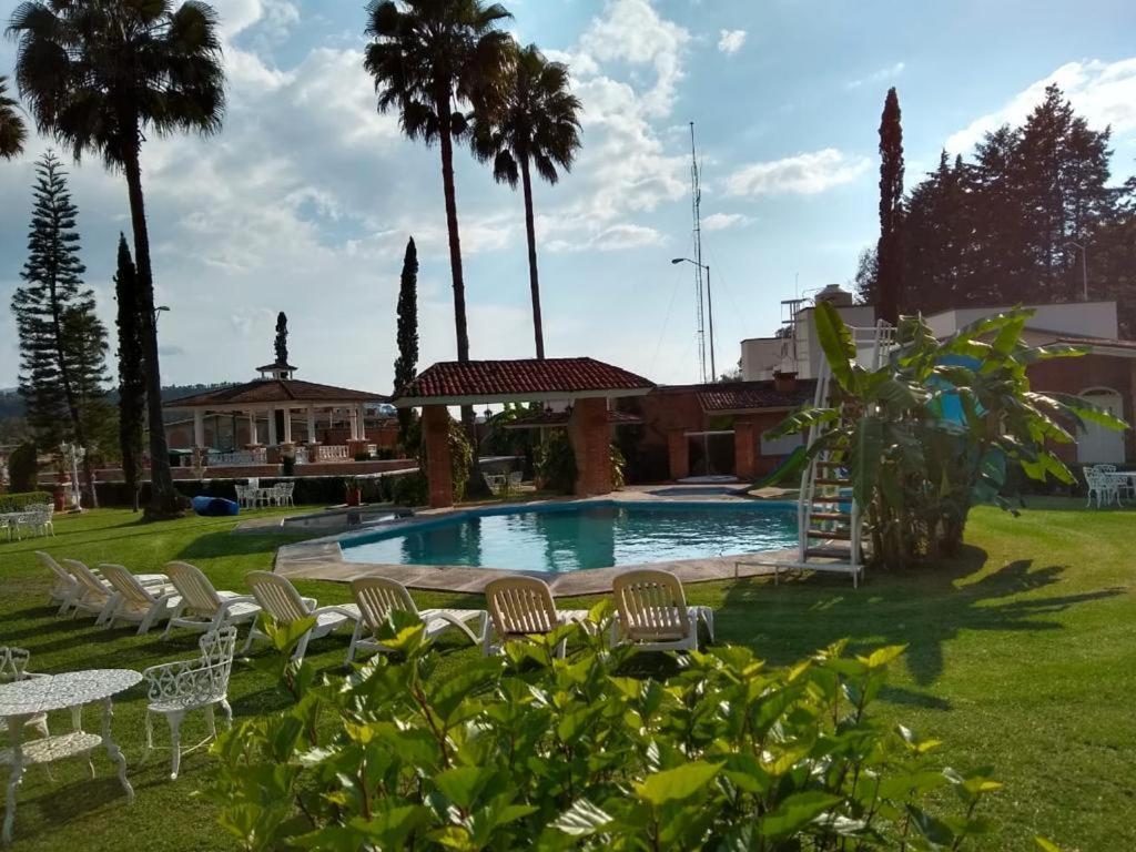 Hotel Villa Monarca Inn Ситакуаро Экстерьер фото