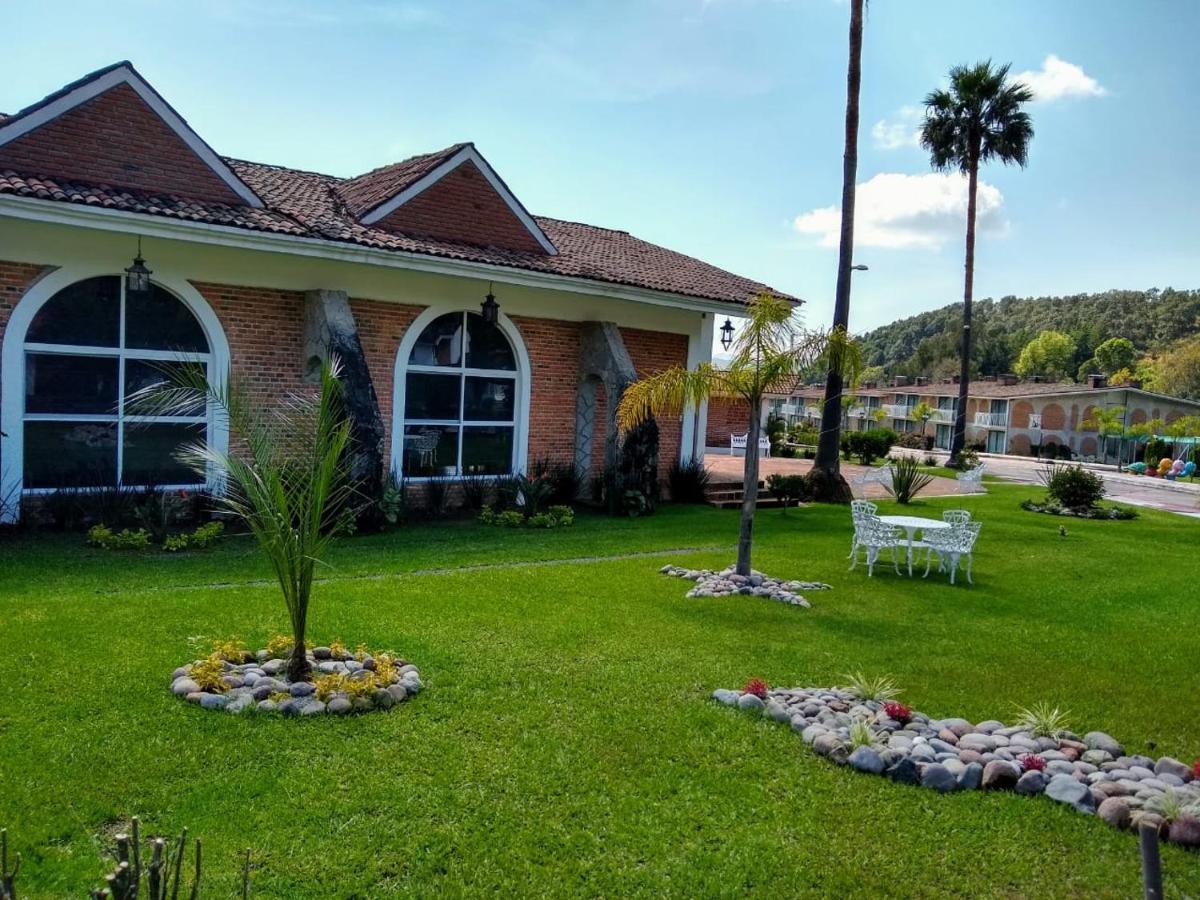 Hotel Villa Monarca Inn Ситакуаро Экстерьер фото